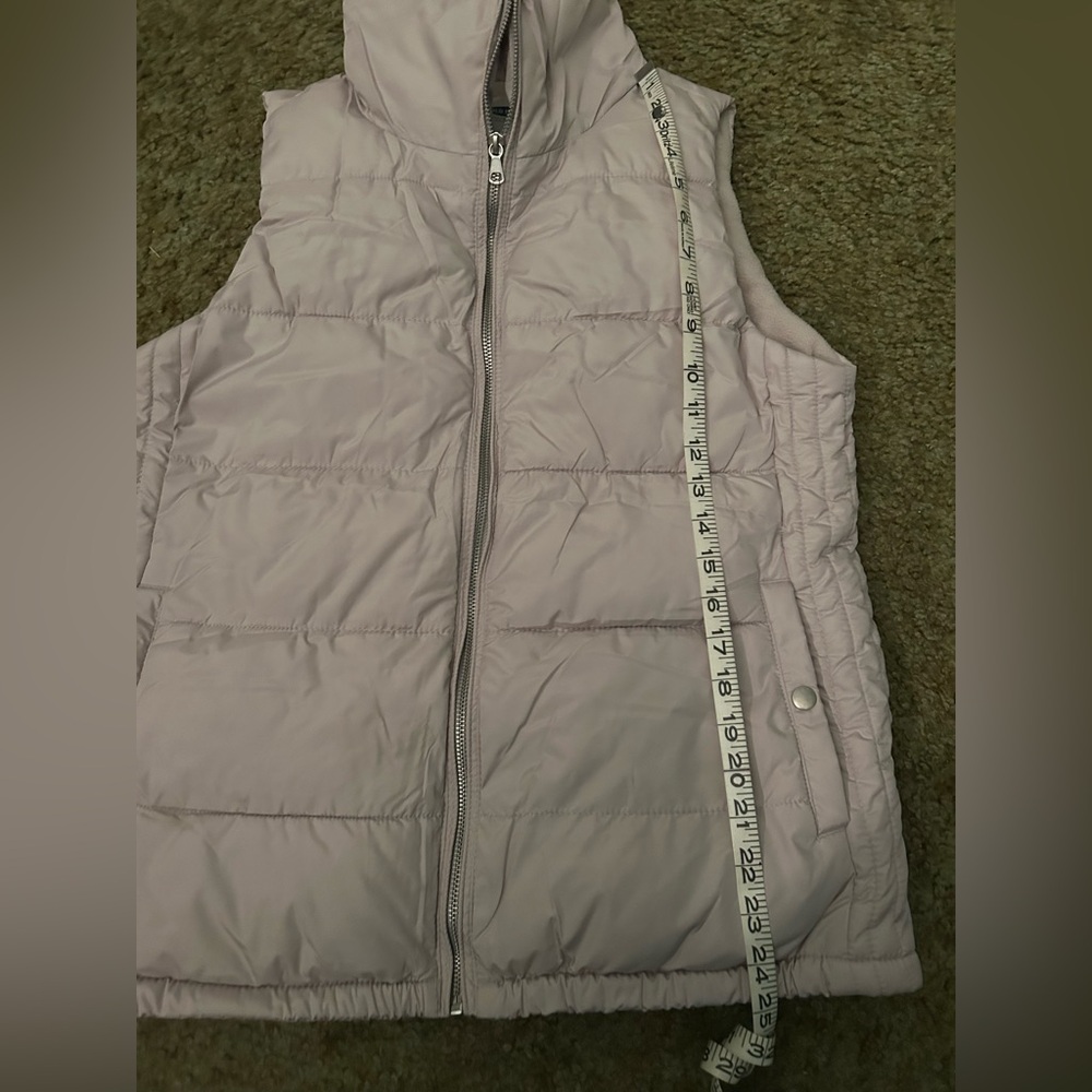 Old Navy Puffer Vest - Picture 8 of 9